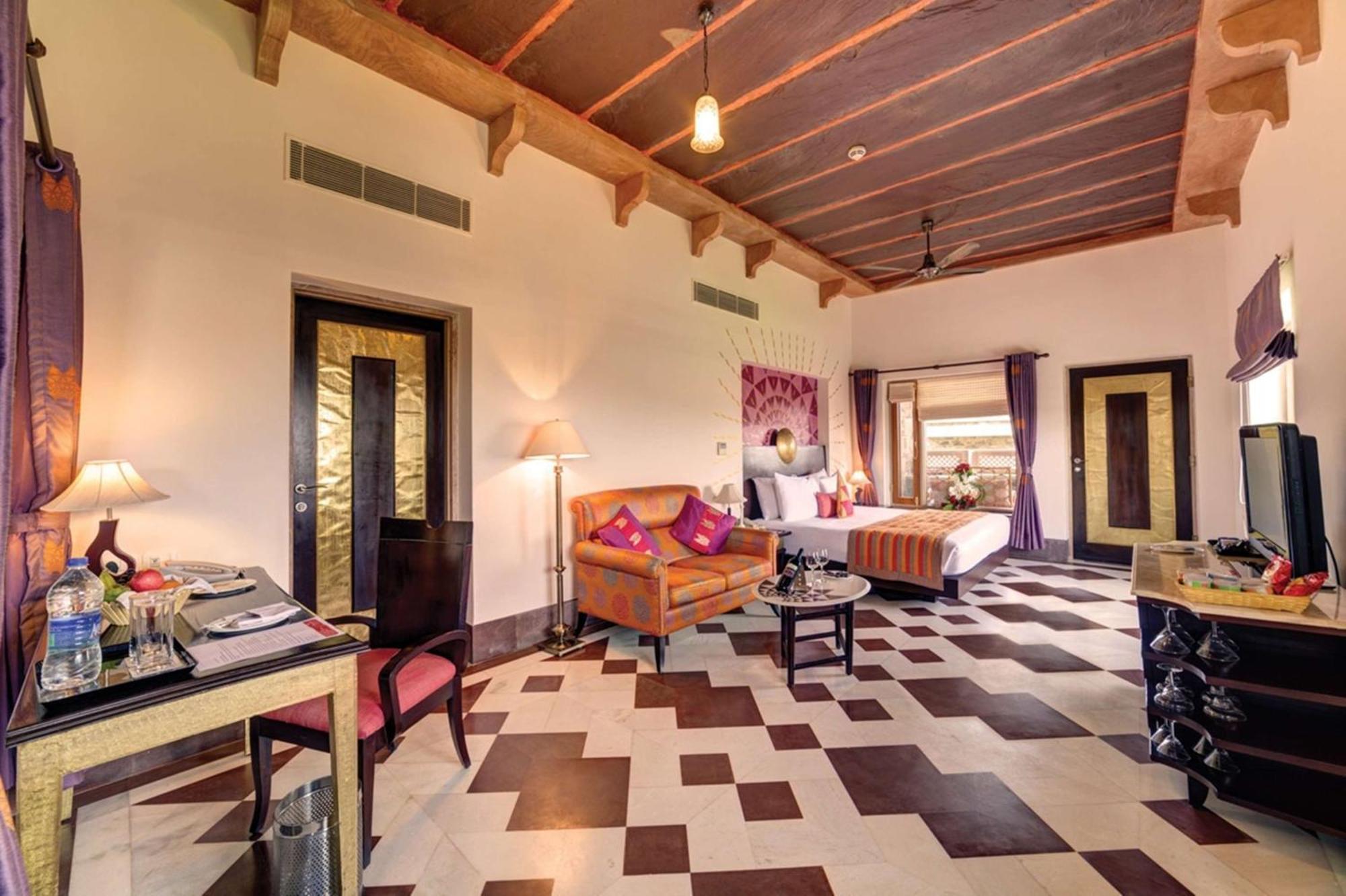 Ramada By Wyndham And 5* Udaipur