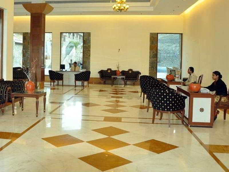 Ramada By Wyndham And 5* Udaipur