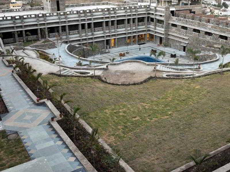 Ramada By Wyndham And Udaipur